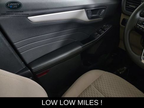 Used 2022 Ford Escape SE w/ Cold Weather Package FWD image 32