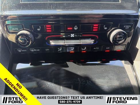 Used 2023 Jeep Grand Cherokee L Laredo image 28