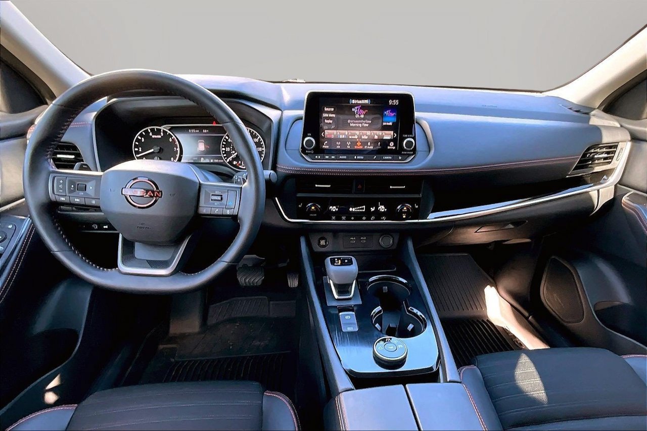 Used 2026 Nissan Rogue SV AWD/4WD image 13