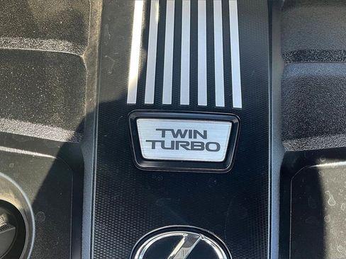 Used 2023 Lexus LX 600 4WD w/ Premium Package image 31