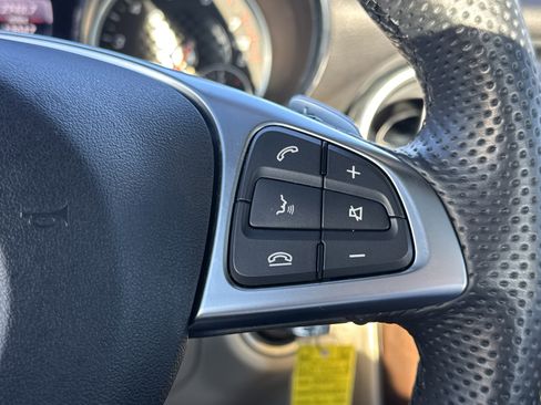 Used 2020 Mercedes-Benz SLC 300 image 16