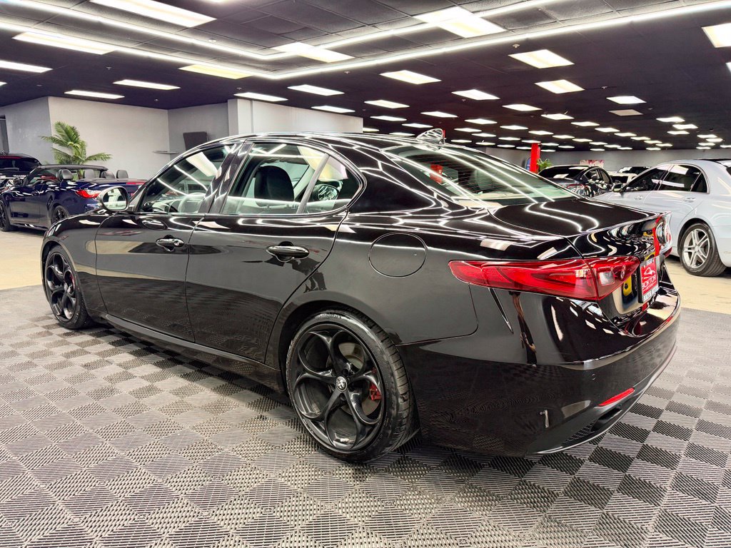 Used 2020 Alfa Romeo Giulia w/ Quick Order Package 22K Sport RWD image 9