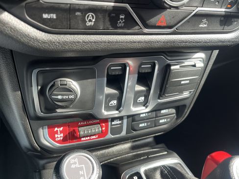 Used 2024 Jeep Wrangler Sport AWD/4WD image 26