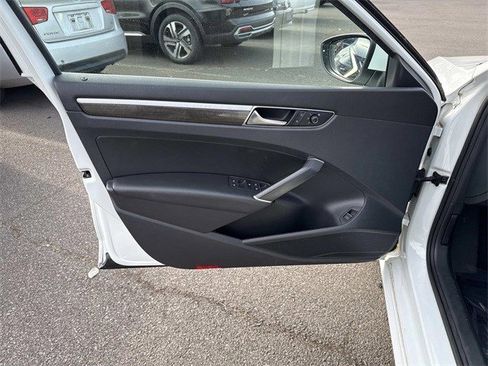 Used 2017 Volkswagen Passat 1.8T SE image 13