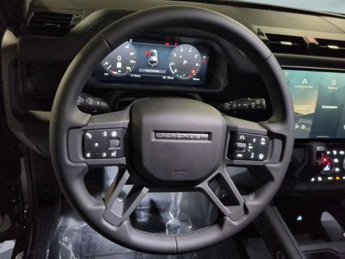 New 2026 Land Rover Defender 110 X-Dynamic SE AWD/4WD image 17