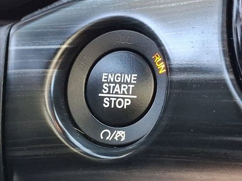 Used 2020 Jeep Grand Cherokee Altitude image 26