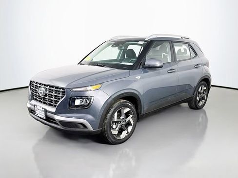 Certified 2024 Hyundai Venue SEL image 2