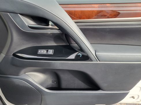 Used 2016 Lexus LX 570 4WD image 19