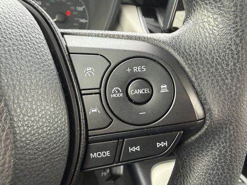 Used 2025 Toyota Corolla Hybrid Sedan image 34