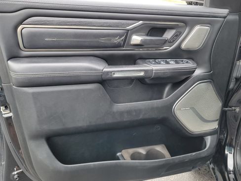 Used 2020 RAM 1500 Limited w/ Black Appearance Package AWD/4WD image 10