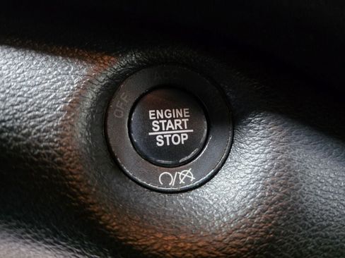 Used 2020 Jeep Cherokee Limited AWD/4WD image 18