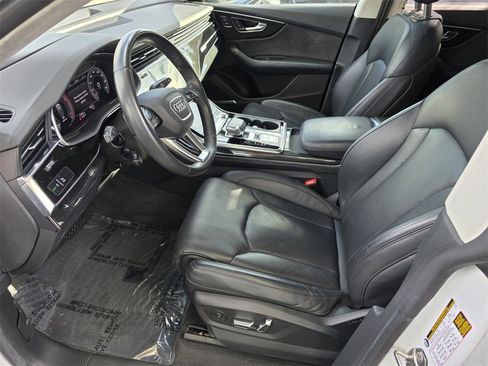Used 2020 Audi Q8 Prestige w/ Prestige Package image 9