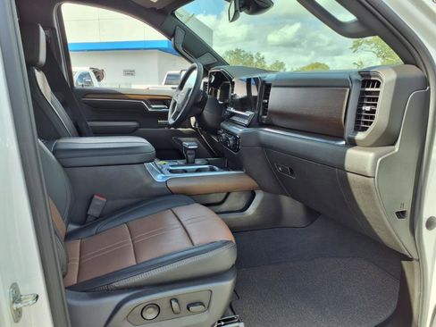 Certified 2024 Chevrolet Silverado 1500 High Country w/ Z71 Off-Road Package image 39