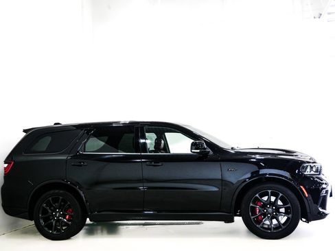 Used 2022 Dodge Durango SRT w/ Technology Group AWD/4WD image 5