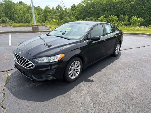 Used 2020 Ford Fusion SE FWD image 3