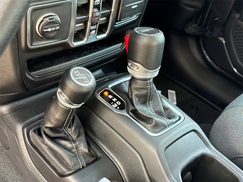 New 2026 Jeep Gladiator Sport image 25