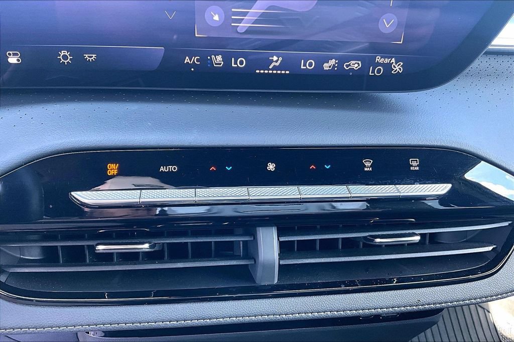 Used 2025 Buick Enclave Avenir w/ Super Cruise Package FWD image 24
