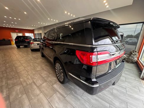 Used 2019 Lincoln Navigator L Reserve w/ Cargo Package AWD/4WD image 12
