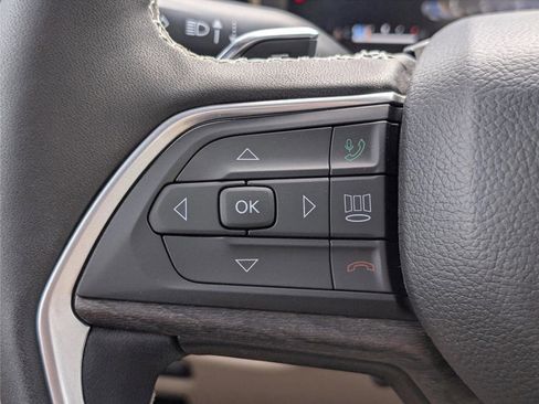 New 2025 Jeep Grand Cherokee Limited w/ Luxury Tech Group II RWD image 25