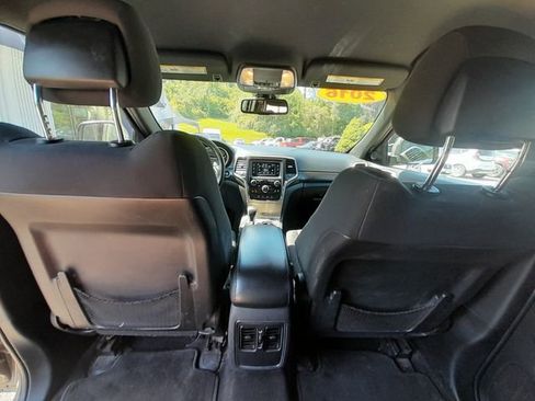Used 2016 Jeep Grand Cherokee Laredo w/ Quick Order Package 23E AWD/4WD image 38