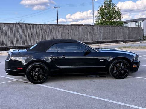 Used 2013 Ford Mustang GT Premium w/ Brembo Brake Pkg RWD image 7