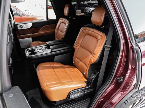 Used 2020 Lincoln Navigator Reserve w/ Luxury Package RWD image 48