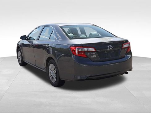 Used 2013 Toyota Camry LE FWD image 7