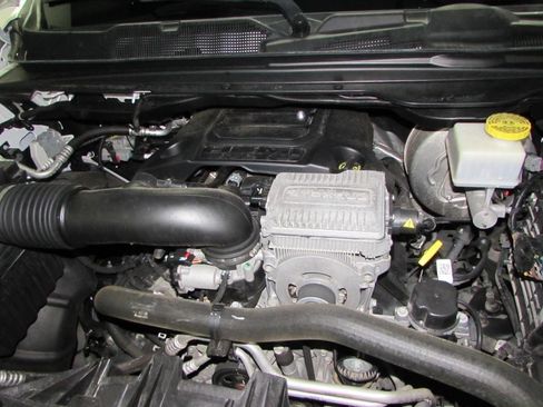 Used 2023 RAM 1500 Limited w/ Body Color Bumper Group image 9