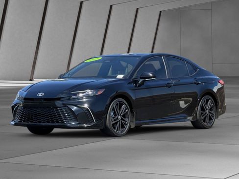 Used 2025 Toyota Camry XSE w/ Premium Package FWD image 8