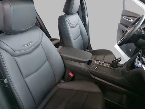 Used 2025 Cadillac XT6 Premium Luxury w/ Technology Package image 10