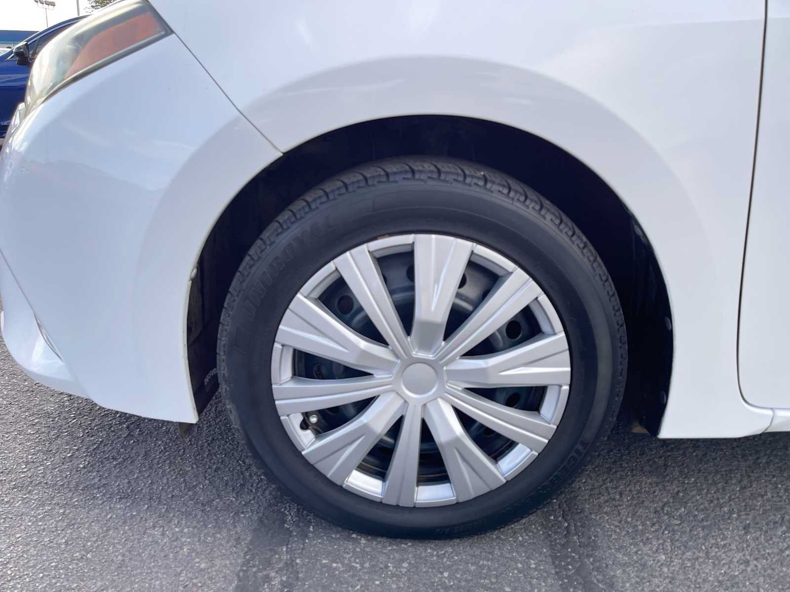 Used 2015 Toyota Corolla LE FWD image 19