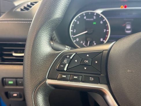 Used 2024 Nissan Sentra SV FWD image 18