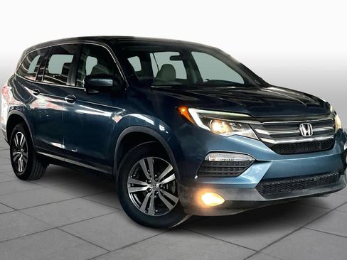 Used 2017 Honda Pilot EX image 2