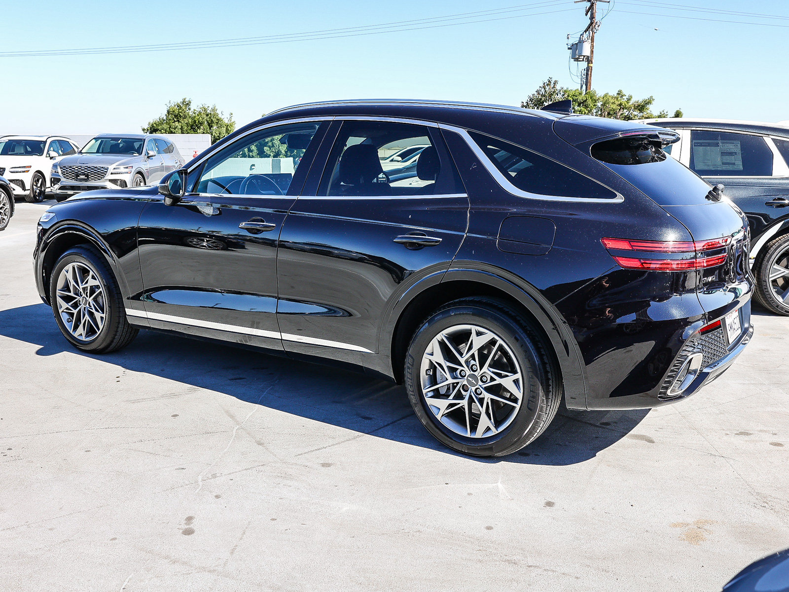 Used 2024 Genesis GV70 2.5T AWD/4WD image 6