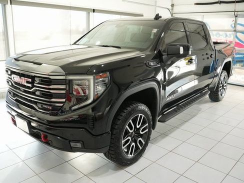Used 2023 GMC Sierra 1500 AT4 w/ AT4 Premium Package image 5