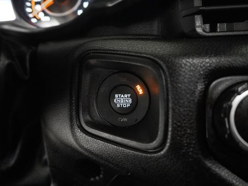 Certified 2025 Jeep Wrangler Willys image 22