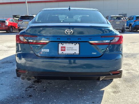 Certified 2025 Toyota Camry SE image 5