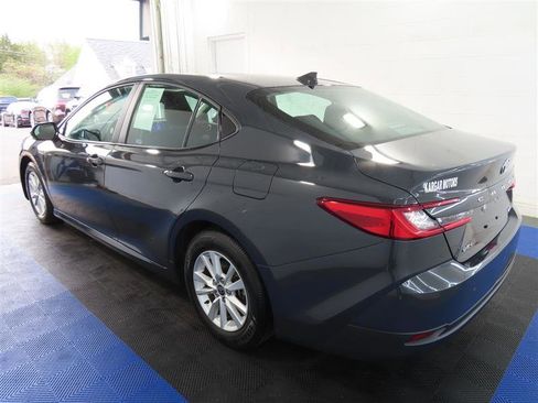 Used 2025 Toyota Camry LE FWD image 10