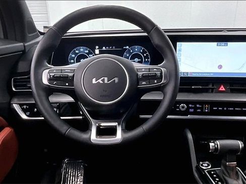 Used 2024 Kia Sportage SX image 5