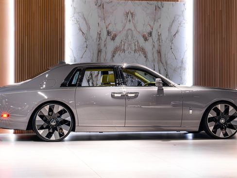 Used 2024 Rolls-Royce Phantom image 6