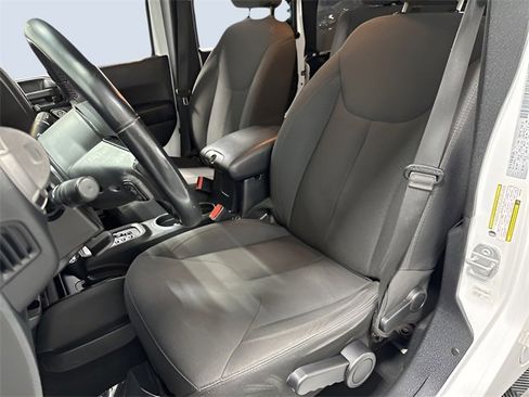 Used 2018 Jeep Wrangler Unlimited Sport image 22