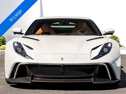 Used 2020 Ferrari 812 Superfast RWD image 3