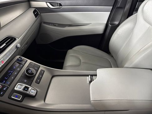 Used 2020 Hyundai Palisade SEL w/ Premium Package image 16