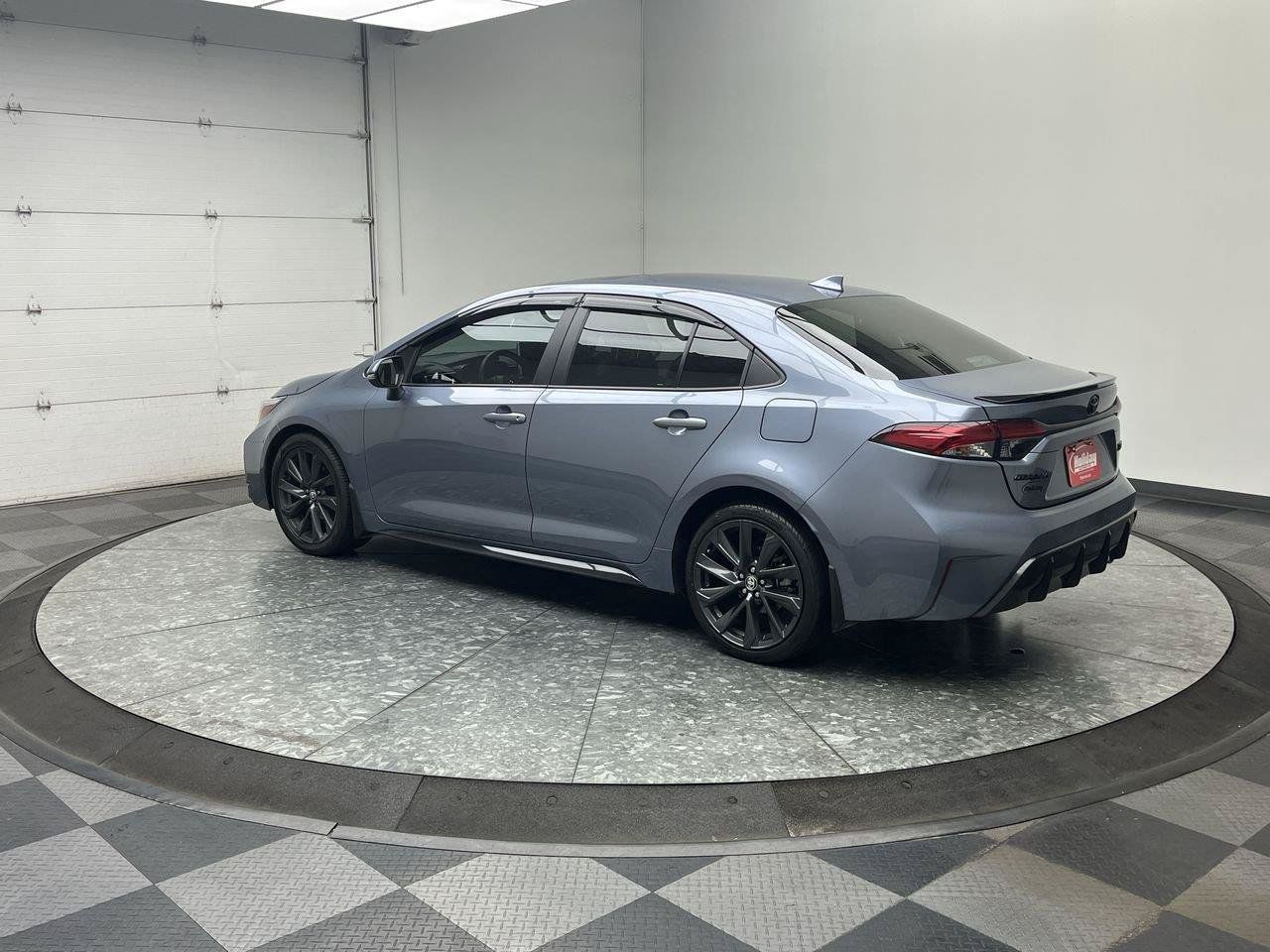 Used 2025 Toyota Corolla XSE FWD image 2