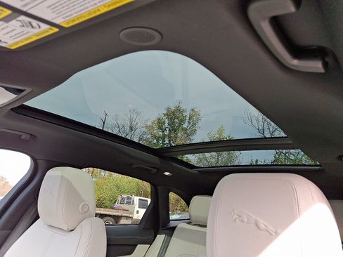 Used 2026 Jaguar F-PACE R-Dynamic S AWD/4WD image 14