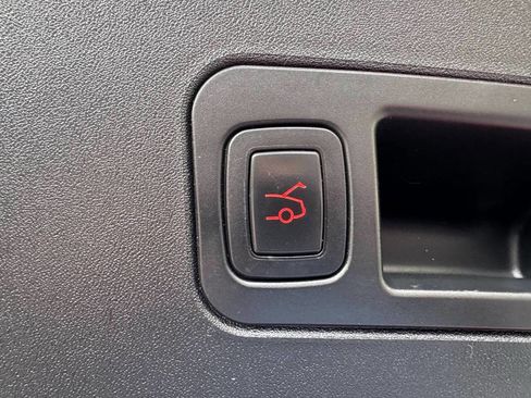 Used 2013 Tesla Model S Performance image 8