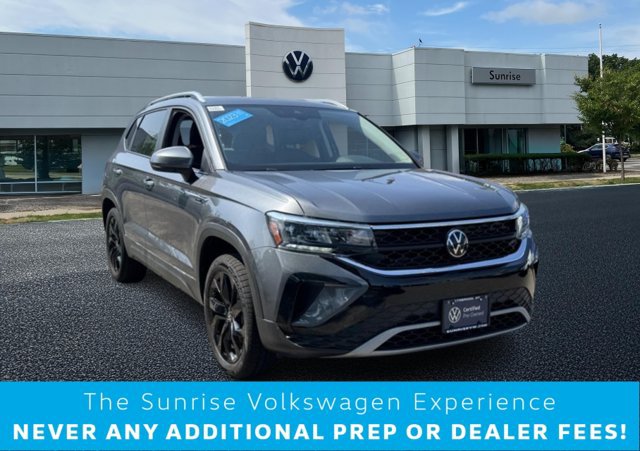 Used 2023 Volkswagen Taos SE w/ Panoramic Sunroof Package AWD/4WD image 1