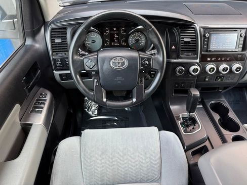 Used 2019 Toyota Sequoia SR5 AWD/4WD image 24