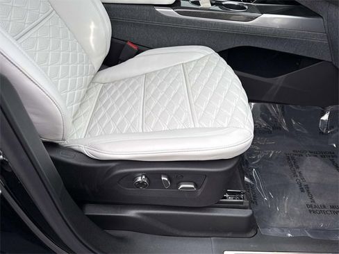 Used 2025 Cadillac Escalade V w/ LPO, ONYX Package image 15