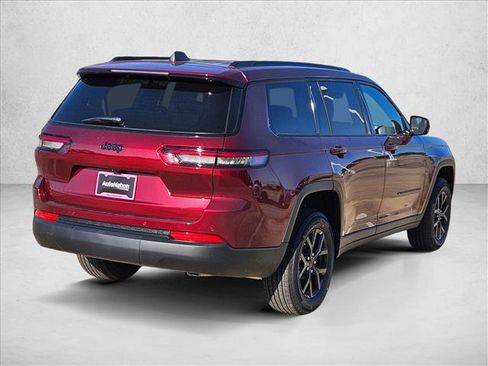 New 2025 Jeep Grand Cherokee L Altitude image 5